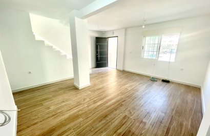 Resale - Townhouse / Duplex / Corner - Daya Vieja