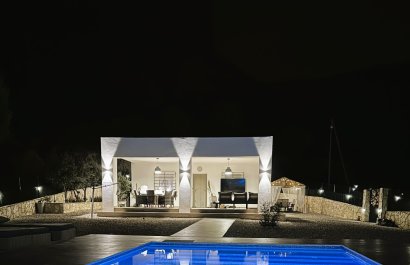 Resale - Villa - Crevillente