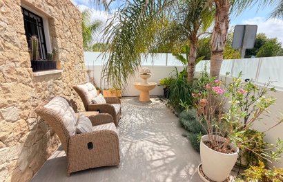 Reventa - Villa - Los Montesinos - La Herrada