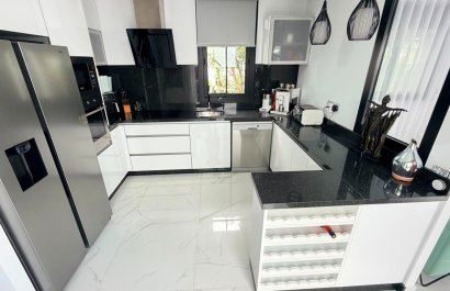 Reventa - Villa - Los Montesinos - La Herrada