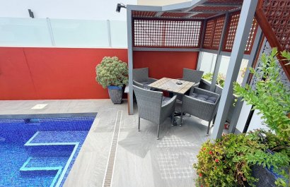 Reventa - Villa - Los Montesinos - La Herrada