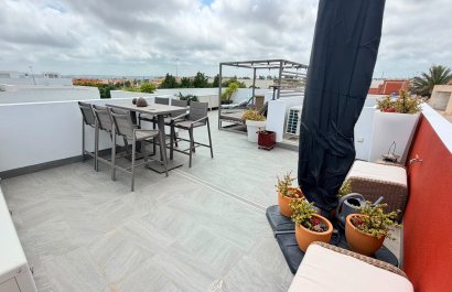 Reventa - Villa - Los Montesinos - La Herrada