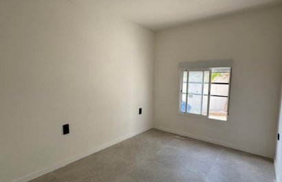 Resale - Villa - La Marina del Pinet - La Marina