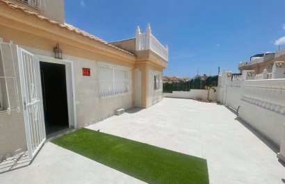 Resale - Townhouse / Duplex / Corner - Ciudad Quesada - La Marquesa Golf