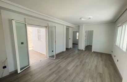 Resale - Townhouse / Duplex / Corner - Ciudad Quesada - La Marquesa Golf