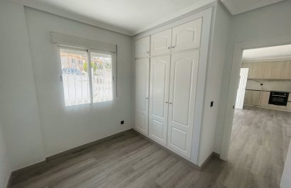 Resale - Townhouse / Duplex / Corner - Ciudad Quesada - La Marquesa Golf