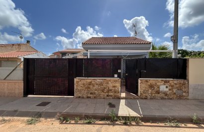Resale - Villa - Los Urrutias