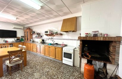 Resale - Townhouse / Duplex / Corner - Salinas