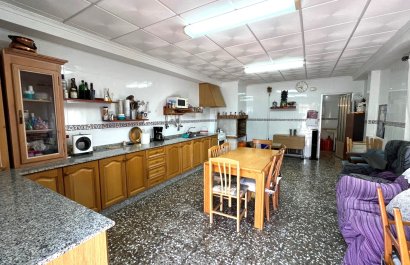 Resale - Townhouse / Duplex / Corner - Salinas