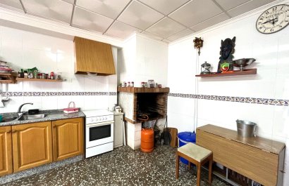 Resale - Townhouse / Duplex / Corner - Salinas