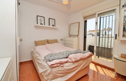 Resale - Townhouse / Duplex / Corner - Los Altos