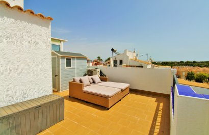 Resale - Townhouse / Duplex / Corner - Los Altos