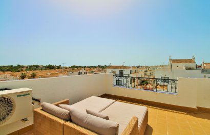 Resale - Townhouse / Duplex / Corner - Los Altos
