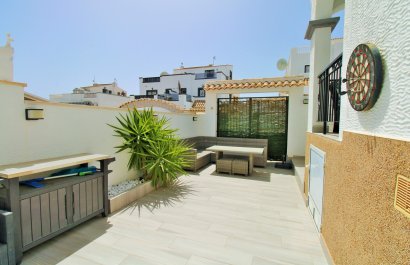 Resale - Townhouse / Duplex / Corner - Los Altos
