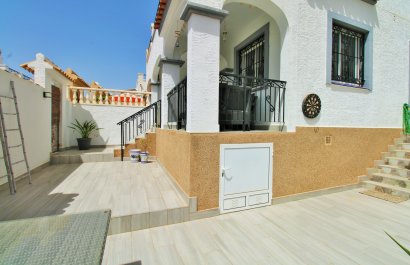 Resale - Townhouse / Duplex / Corner - Los Altos