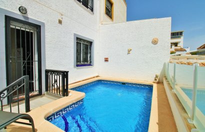 Resale - Townhouse / Duplex / Corner - Los Altos