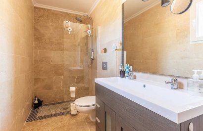 Resale - Villa - La Romana