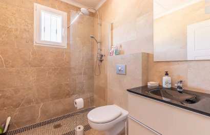 Resale - Villa - La Romana