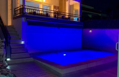 Resale - Villa - Villamartín