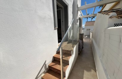 Resale - Villa - Villamartín