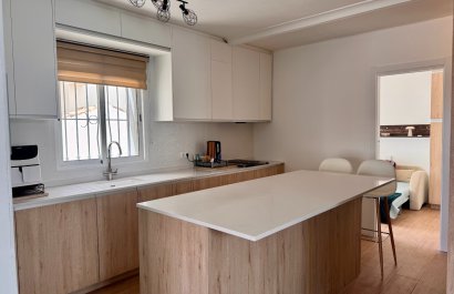 Resale - Villa - Villamartín