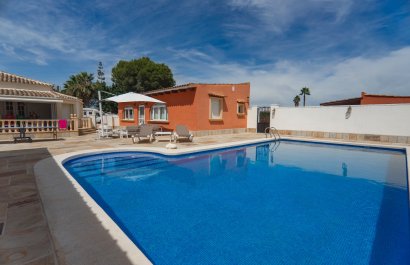 Reventa - Villa - Las Heredades - Heredades