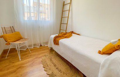 Resale - Townhouse / Duplex / Corner - Orihuela Costa - Playa Flamenca