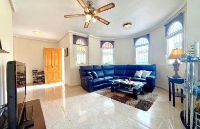 Resale - Villa - Orihuela Costa - Villamartín