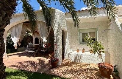 Resale - Villa - Orihuela Costa - Campoamor
