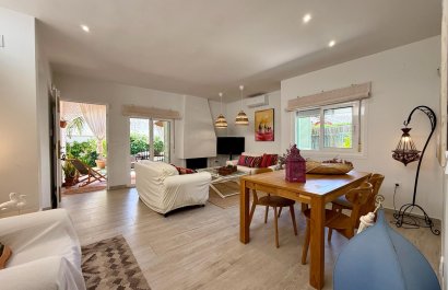 Resale - Villa - Orihuela Costa - Campoamor
