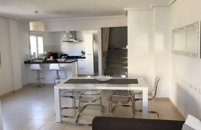 Resale - Townhouse / Duplex / Corner - Ciudad Quesada - Doña Pepa