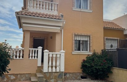 Resale - Townhouse / Duplex / Corner - Ciudad Quesada - Doña Pepa