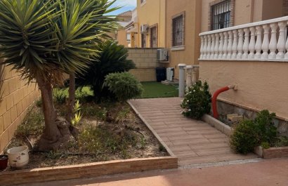 Resale - Townhouse / Duplex / Corner - Ciudad Quesada - Doña Pepa