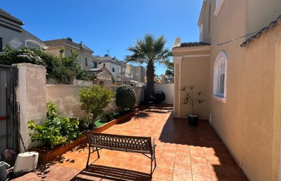 Resale - Villa - Torrevieia - Nueva Torrevieja