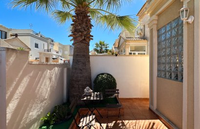 Resale - Villa - Torrevieia - Nueva Torrevieja