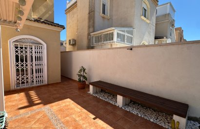 Resale - Villa - Torrevieia - Nueva Torrevieja