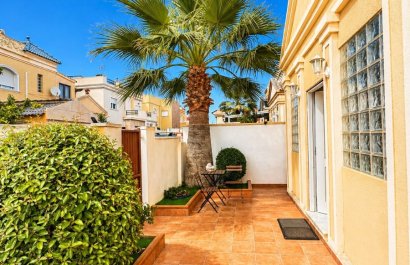 Resale - Villa - Torrevieia - Nueva Torrevieja