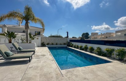 Resale - Villa - Orihuela Costa - Villamartín