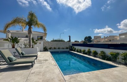 Resale - Villa - Orihuela Costa - Villamartín