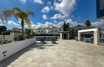Resale - Villa - Orihuela Costa - Villamartín