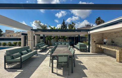 Resale - Villa - Orihuela Costa - Villamartín