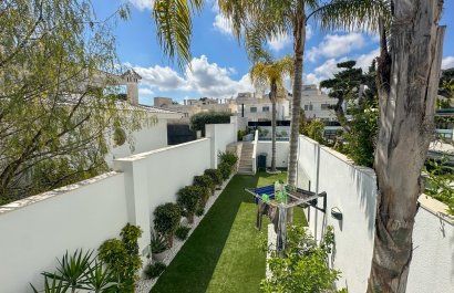 Resale - Villa - Orihuela Costa - Villamartín