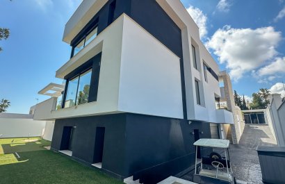 Resale - Villa - Orihuela Costa - Villamartín
