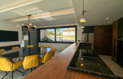 Resale - Villa - Orihuela Costa - Villamartín