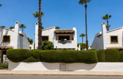 Resale - Villa - Orihuela Costa - Los Dolses