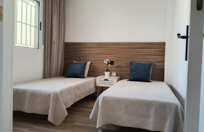 Resale - Townhouse / Duplex / Corner - Orihuela Costa - Punta Prima