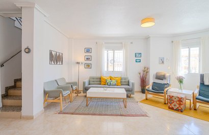 Resale - Townhouse / Duplex / Corner - Ciudad Quesada - Doña Pepa