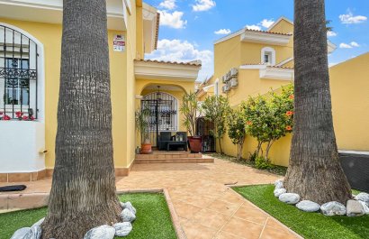 Resale - Villa - Orihuela Costa - Los Dolses