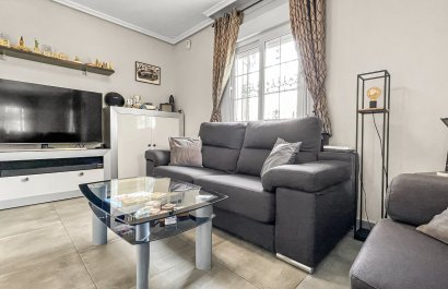 Resale - Villa - Orihuela Costa - Los Dolses