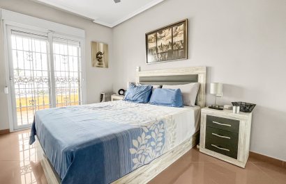 Resale - Villa - Orihuela Costa - Los Dolses